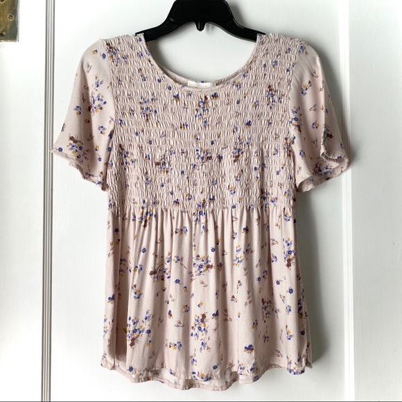 URBAN Romantics Tops - 💚Urban Romantics Blouse- Sz L
